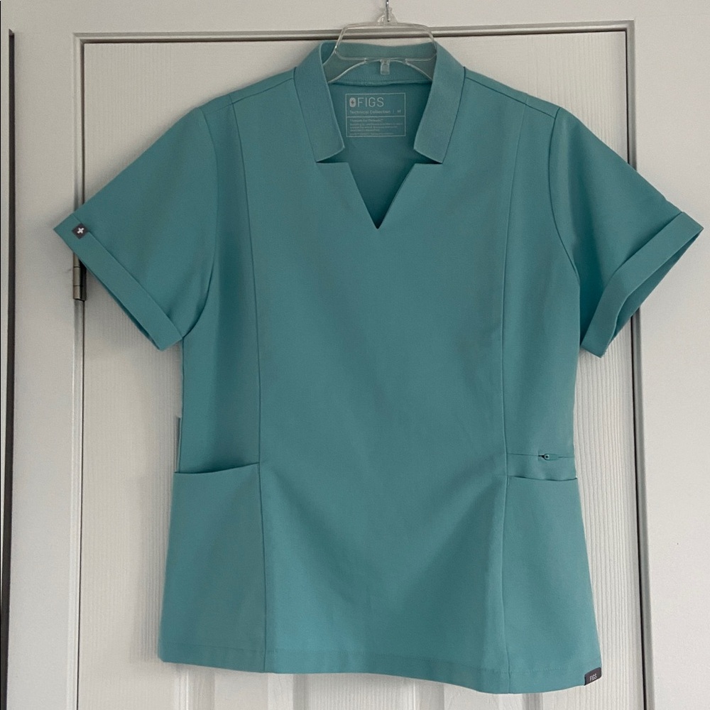 Figs Inala slim Polo scrub top women’s size M great condition